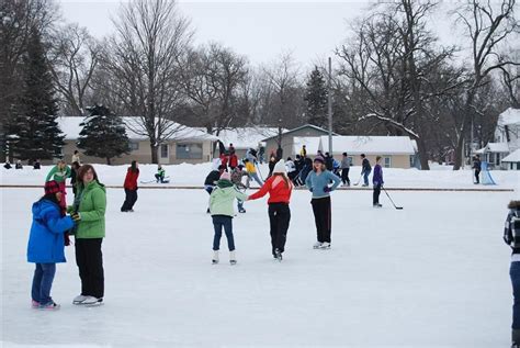 outdoor ice skating iowa